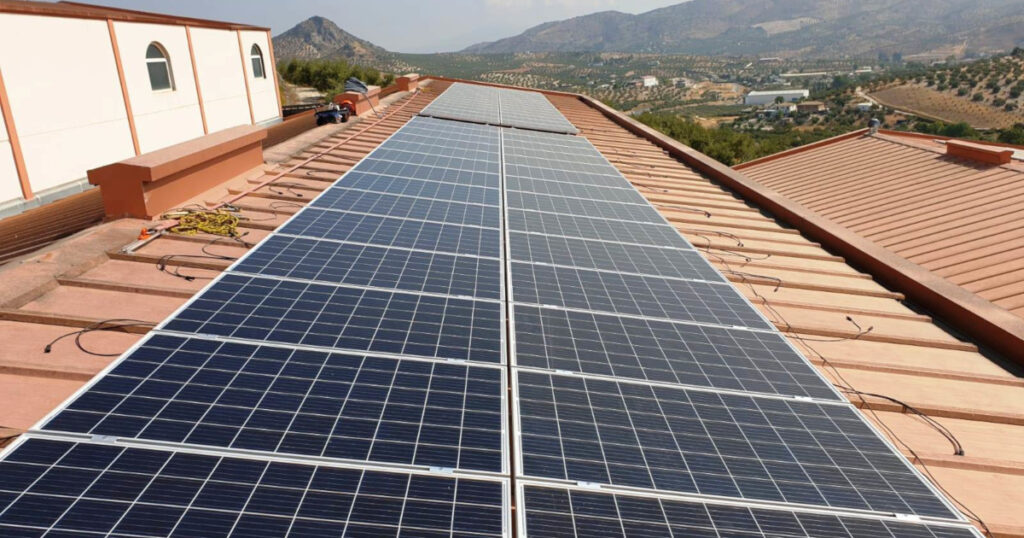 Instalación fotovoltaica de autoconsumo en Almazara