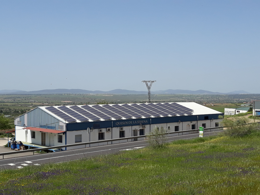 Instalación fotovoltaica de autoconsumo en una Cooperativa Ganadera