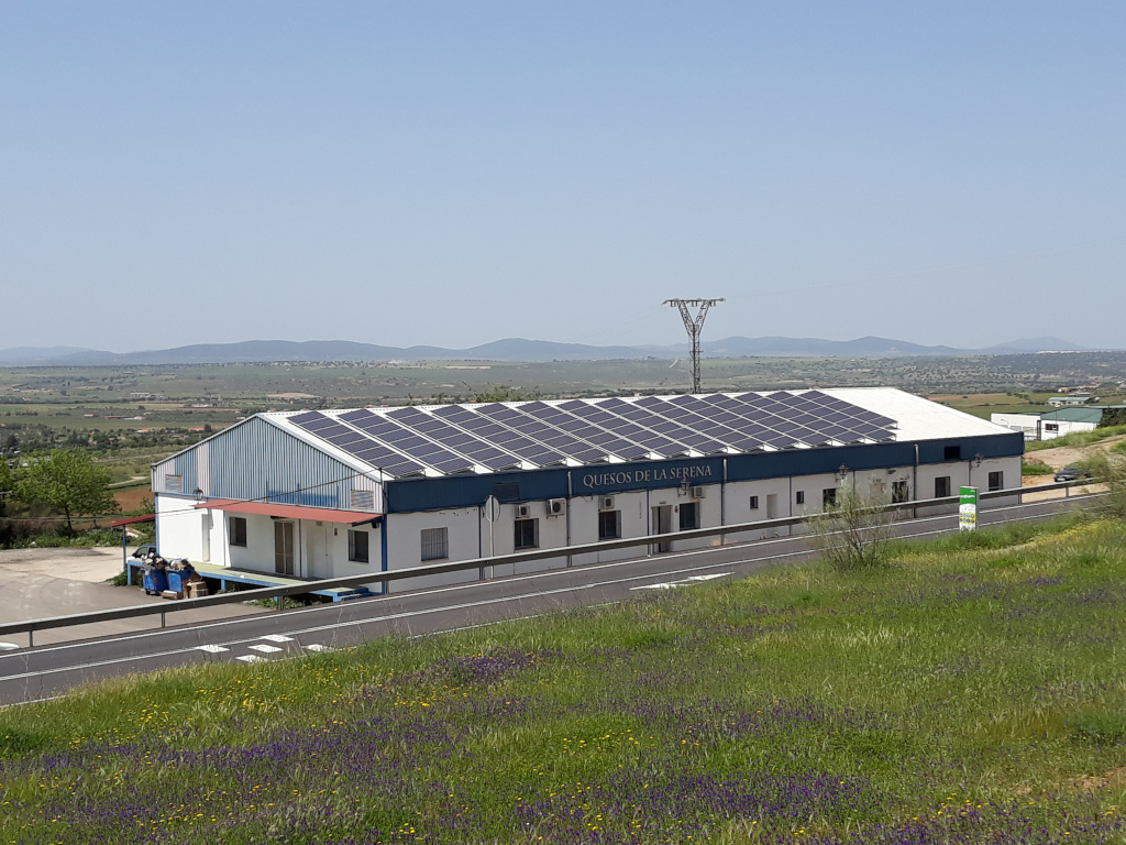Instalación fotovoltaica de autoconsumo en una Cooperativa Ganadera